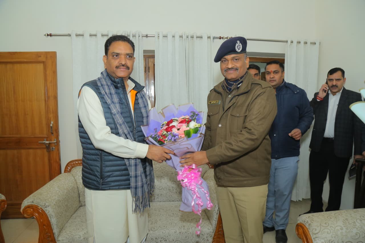 Aseem Arun on Ghaziabad tour, busy day ranging from press conference to public welfare and martyr memorial programs IMAGE CREDIT TO INFORMATION DEPARTMENT