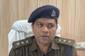 Due to the vigilance of police and divers, untoward incident was averted, the woman who jumped from Ganga Barrage was rescued safely IMAGE CREDIT TO POLICE