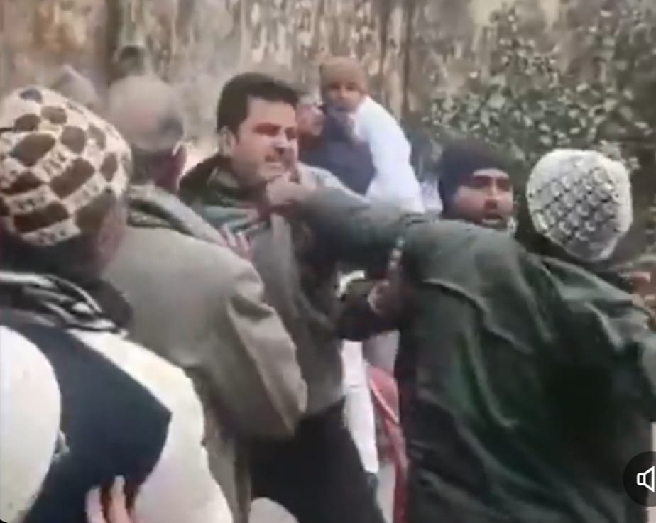 Congress office became an arena on Priyanka Gandhi's birthday, factional struggle came to the fore in Bijnor IMAGE CREDIT TO REPORTER