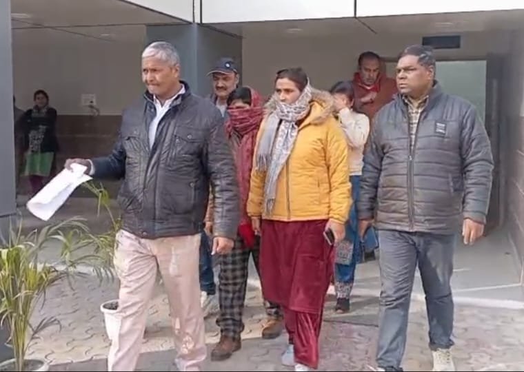 Taking bribe of 45 thousand, Anti Corruption Team arrested female Inspector Bhuvaneshwari IMAGE CREDIT TO POLICE