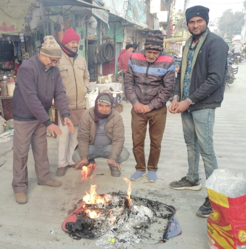 The cold weather has brought life to a standstill, and markets are deserted. IMAGE CREDIT TO REPORTER