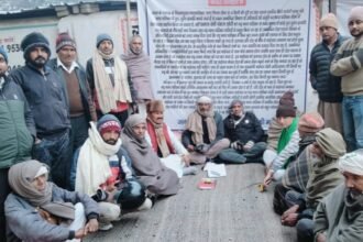 The protest demanding the removal of toll from the city limits continued for the 26th day, with social and political organizations coming out in support. IMAGE CREDIT TO REPORTER