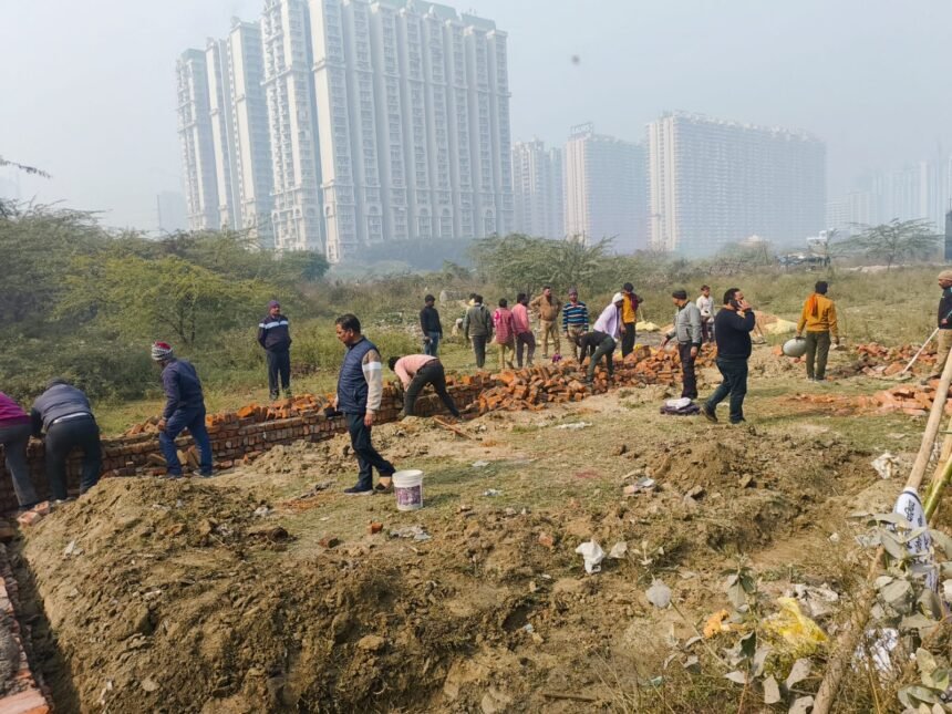 Siddharth Vihar mafia's 'Kohara scandal' fails: Housing Development team frees government land worth Rs 40 crore IMAGE CREDIT TO AWAS VIKAS