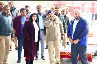 Administration alert about bathing in Ganga on Paush Purnima, took stock of security arrangements at Brajghat IMAGE CREDIT TO POLICE