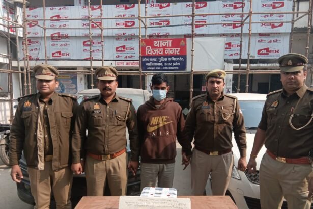 Vijayanagar police arrested 2 two-wheeler thieves and 1 car thief. IMAGE CREDIT TO POLICE