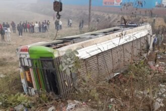 Dense fog puts road safety to the test, leading to a major accident as an auto-rickshaw and a bus collide on the highway. IMAGE CREDIT TO POLICE