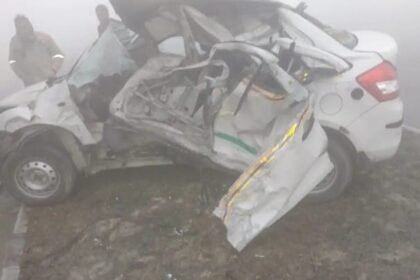 Fog wreaks havoc on National Highway, overturned car collides with another vehicle, six people injured IMAGE CREDIT TO POLICE
