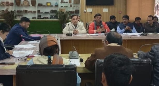 Important instructions given in the review meeting of Swachh Bharat Mission Urban and City Development Schemes IMAGE CREDIT TO INFORMATION DEPARTMENT
