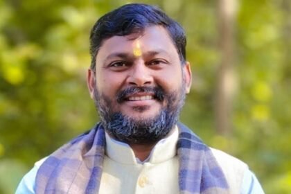 BJP regional minister launches scathing attack on MP Chandrashekhar Ravan, accusing him of neglecting development and spreading caste animosity IMAGE CREDIT TO अनूप बाल्मीकि प्रोफाइल फोटो