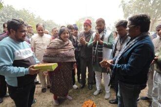 Chiranjeev Vihar community building will be beautified with 45 lakhs, Mayor laid the foundation stone IMAGE CREDIT TO NAGAR NIGAM