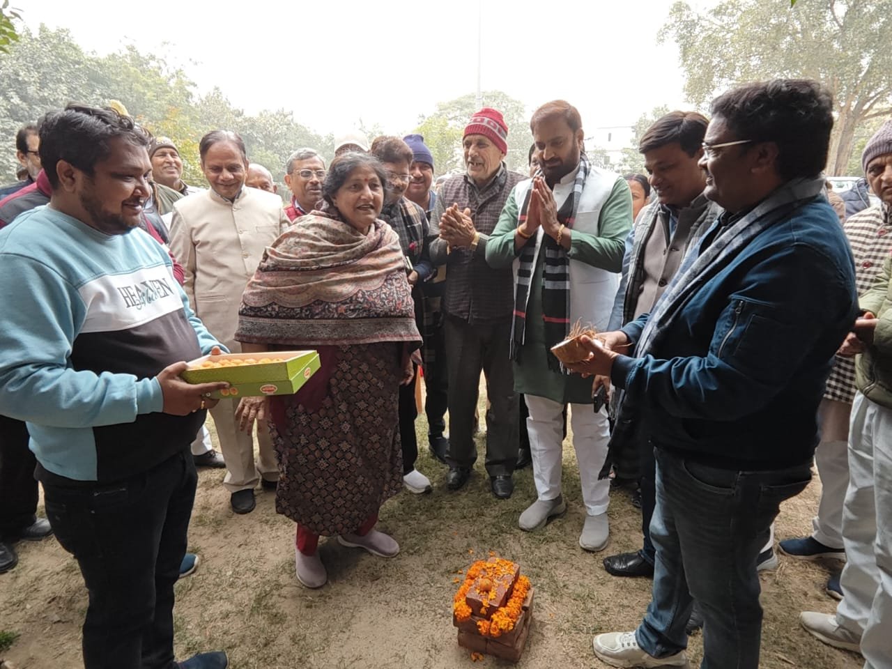 Chiranjeev Vihar community building will be beautified with 45 lakhs, Mayor laid the foundation stone IMAGE CREDIT TO NAGAR NIGAM