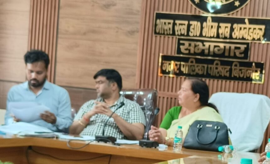 Initiative to make street vendors self-reliant, municipality will give loan of Rs 15 thousand IMAGE CREDIT TO NAGAR PALIKA