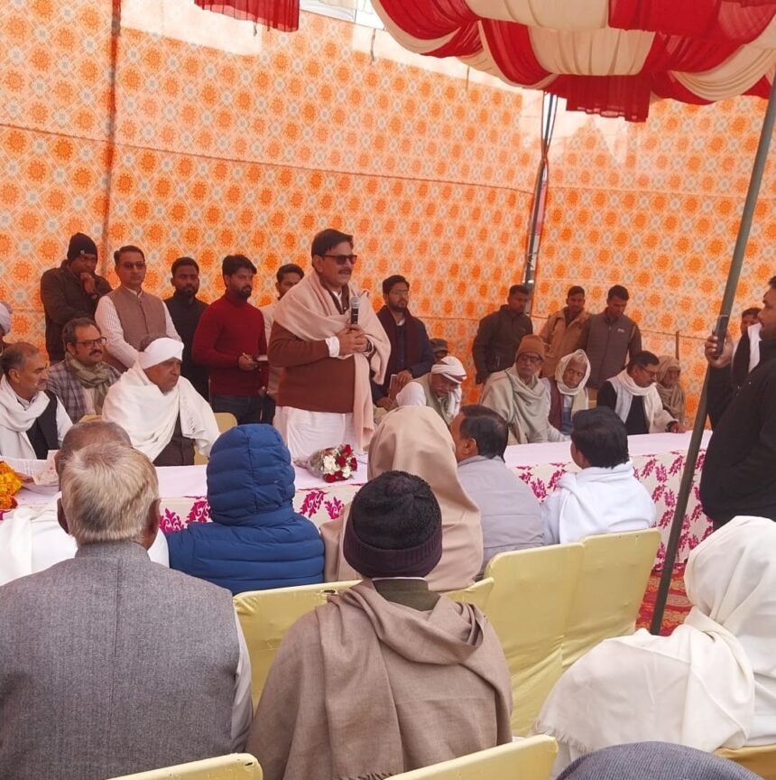 Laying the foundation stone for construction of e-library building in four villages of Greater Noida, the work will be completed in six months IMAGE CREDIT TO AUTHORITY
