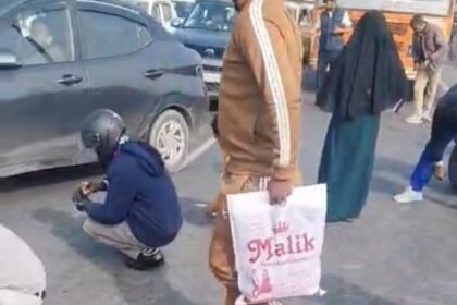 There was chaos on the bypass due to falling of suspicious white metal, people kept gathering, traffic came to a standstill IMAGE CREDIT TO REPORTER