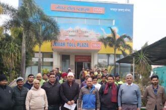 Road Safety Month inaugurated on Yamuna Expressway, drivers made aware IMAGE CREDIT TO यमुना एक्सप्रेसवे प्राधिकरण