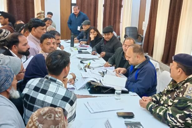 Under the direction of the District Magistrate, Total Solution Day was completed in Hapur, Garhmukteshwar and Dhaulana, immediate disposal of 16 out of 108 complaints IMAGE CREDIT TO INFORMATION DEPARTMENT