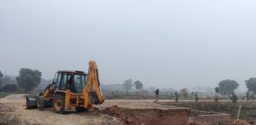 Major crackdown on illegal colonies in Muradnagar, demolition in 25.5 bigha area IMAGE CREDIT TO AUTHORITY