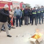 Practical training of fire safety at Jewar toll of Yamuna Expressway, emergency rescue information given to 60 employees IMAGE CREDIT TO यमुना एक्सप्रेसवे