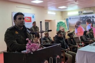 Police Classroom: ACP Ritesh Kumar Tripathi raised awareness among female students IMAGE CREDIT TO POLICE