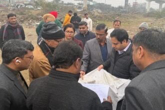 Regarding the construction of the new Municipal Corporation headquarters building, the Municipal Commissioner conducted an inspection along with officials IMAGE CREDIT TO NAGAR NIGAM