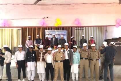 Youth Take Charge of Democracy: Hapur Resonates with Voter Awareness IMAGE CREDIT TO माय भारत