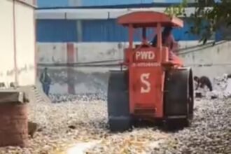 Expired liquor worth ₹2.50 crore destroyed by bulldozer, major action by Excise Department IMAGE CREDIT TO आबकारी विभाग