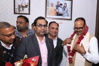 Deputy Chief Minister holds informal meeting at Mitra Ughmi’s establishment, discusses Hapur district boundary expansion IMAGE CREDIT TO REPORTER