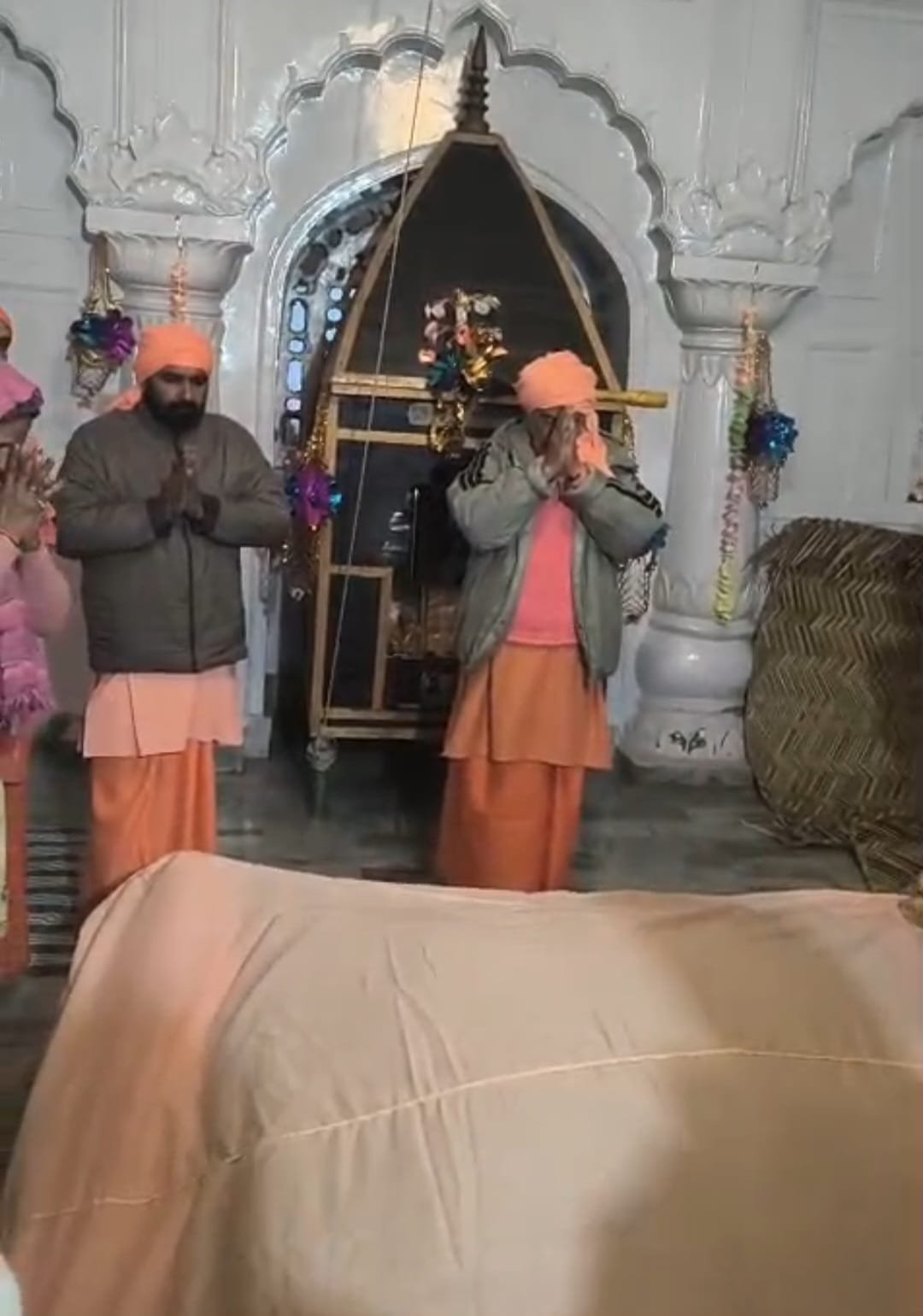 Despite the rain, faith remains unshaken: Over 20,000 devotees throng the Lisadi Dargai Basant Panchami fair. IMAGE CREDIT MANDIR