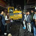 Chairman of the Municipal Council Inspected CC Road Construction in Bada Bazaar Late into the Night IMAGE CREDIT TO NAGAR PALIKA