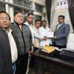 The trade association submitted a memorandum regarding 18-point demands, expressing objection to actions under the food law IMAGE CREDIT TO उद्योग व्यापार प्रतिनिधि मंडल