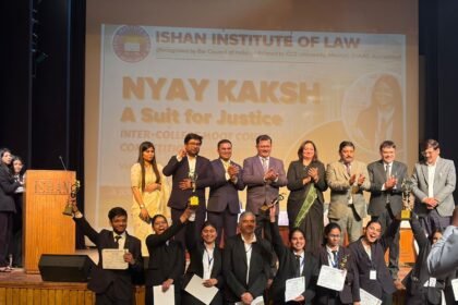 Sharda University Wins Inter-Collegiate Moot Court Competition Among 20 Law Colleges IMAGE CREDIT TO यूनिवर्सिटी