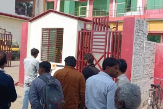Khatauli: CBSE High School English Exam Held Three Hours Late Due to Question Paper Delay; Parents Express Anger IMAGE CREDIT TO REPORTER