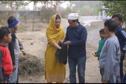 Faizuddin Siddiqui's new song *Mandir Masjid* was released in Budhana, conveying a message of humanity. IMAGE CREDIT TO REPORTER