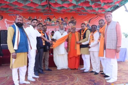 A grand Hindu conference was held in Bhuni village of Siwalikhas, drawing a record crowd to hear blessings from saints. IMAGE CREDIT TO पंडित आदेश फौजी