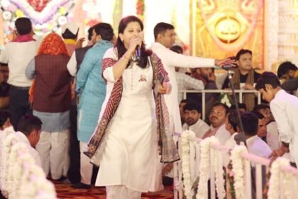 Devotional songs resonated at the Shri Shyam Falgun Festival, leaving the devotees deeply moved. IMAGE CREDIT TO श्री खाटू श्याम परिवार