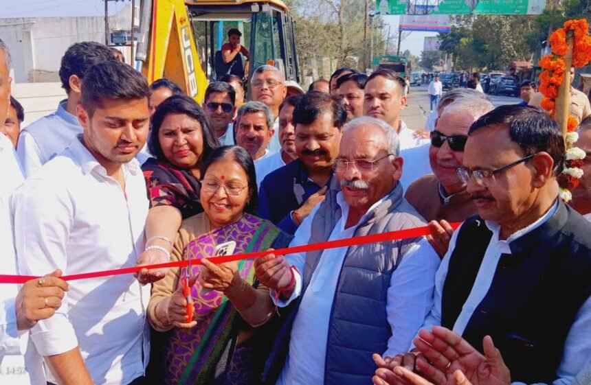 Inauguration of the widening of the Modinagar-Hapur road; at a cost of ₹38 crore, the 12-kilometer road will be 10 meters wide IMAGE CREDIT TO REPORTER