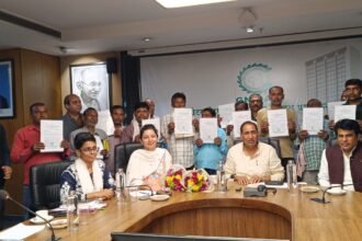 In Greater Noida, 20 vendors receive platforms; MLA hands over allotment letters IMAGE CREDIT TO AUTHORITY