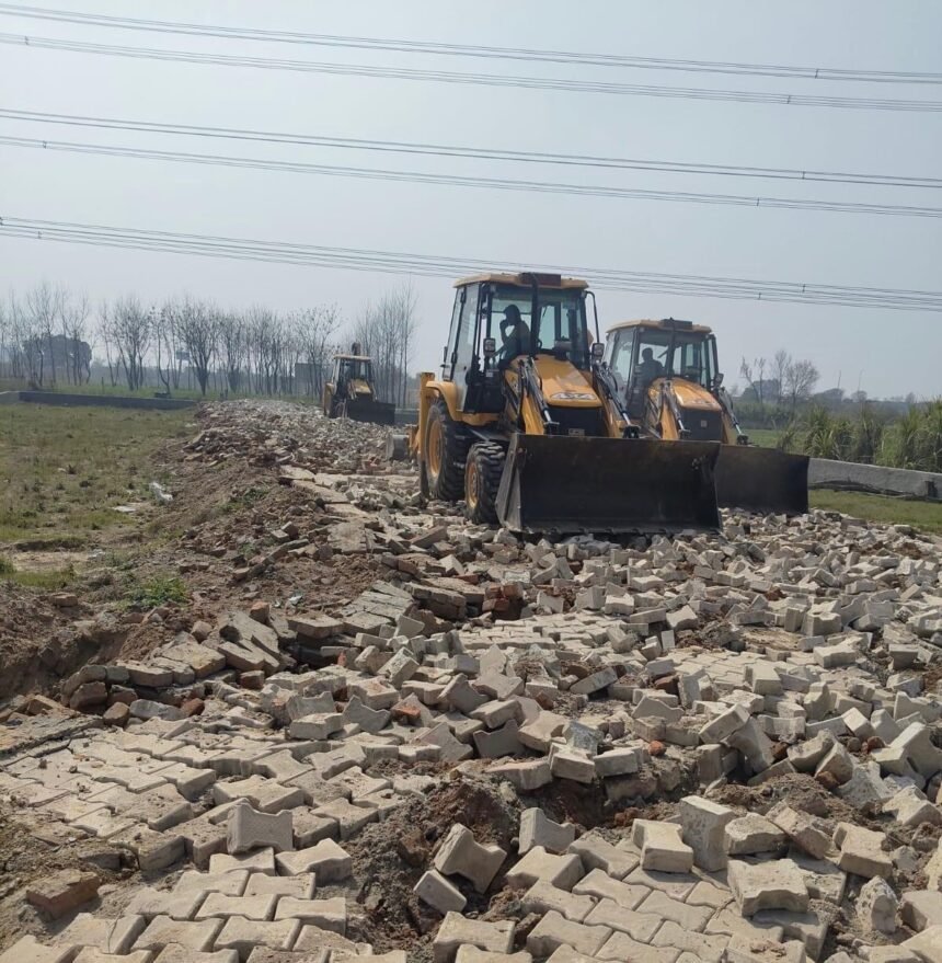 GDA’s bulldozer action on an illegal colony being developed over 20 bighas; major crackdown in Duhai Saitli IMAGE CREDIT TO AUTHORITY