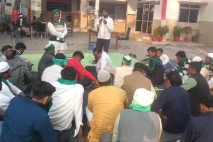 BKU Tikait stages sit-in at police station over demand for action in roadblock assault case IMAGE CREDIT TO भारतीय किसान यूनियन टिकैत