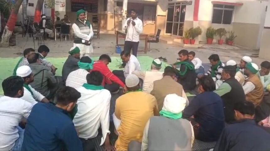 BKU Tikait stages sit-in at police station over demand for action in roadblock assault case IMAGE CREDIT TO भारतीय किसान यूनियन टिकैत