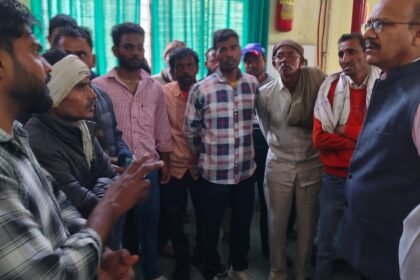 Two laborers killed, 21 injured, several in critical condition in collision between dumper and pickup IMAGE CREDIT TO REPORTER