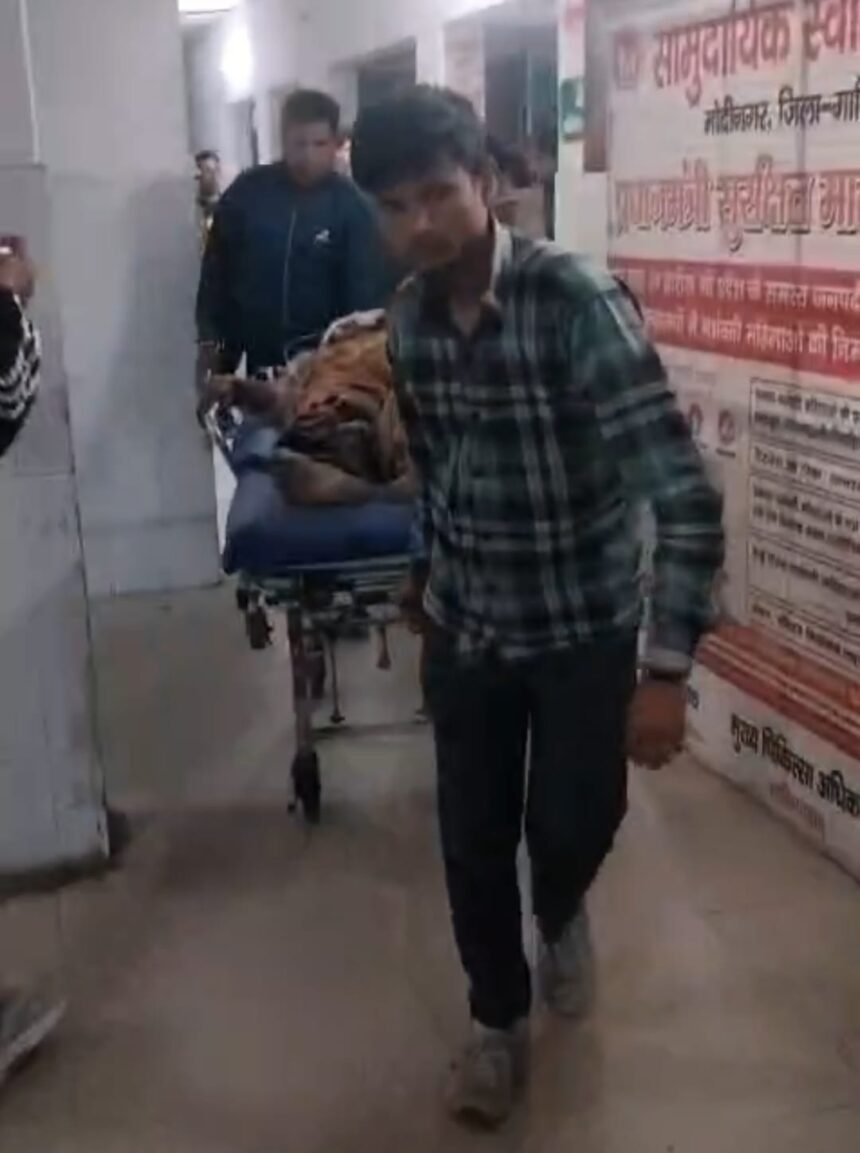 In Modinagar, a person attacked his parents with an axe; police are investigating. IMAGE CREDIT TO POLICE