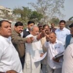 MP inspects Modinagar station, reviews bridge work IMAGE CREDIT TO REPORTER