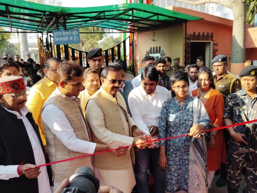 A colorful world of flowers has been displayed in the City Park, with a free exhibition open until March 1. IMAGE CREDIT TO AUTHORITY