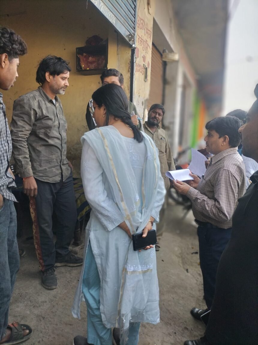 The District Panchayat tightened its grip on shops in Kasna, conducting a special drive to collect rent. IMAGE CREDIT TO जिला पंचायत