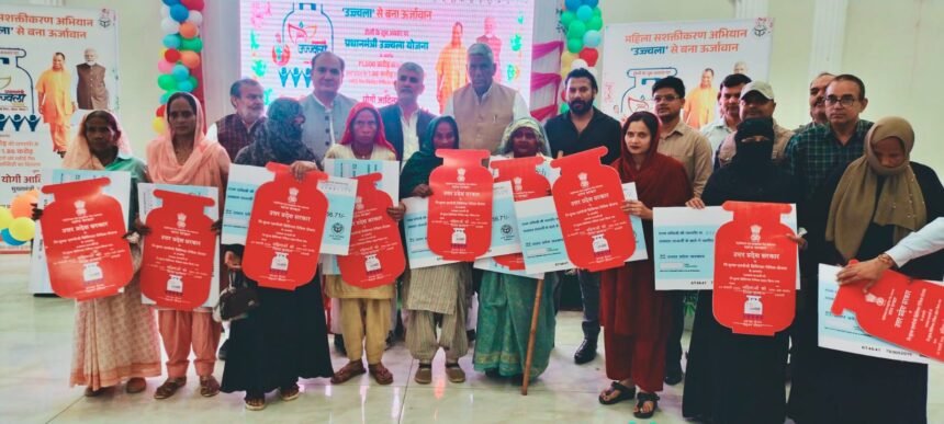 Double Engine Government Accelerates Development, Ujjwala Scheme Gives New Energy to Women Empowerment IMAGE CREDIT TO सूचना विभाग