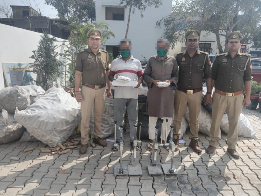 Loni Police Arrest Two Accused for Manufacturing Mixed Illegal Firecrackers IMAGE CREDIT TO पुलिस