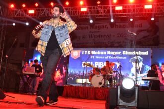 Lakshya Kapoor Shines at Celebrity Night of ITS Mohan Nagar IMAGE CREDIT TO इंस्टीट्यूट