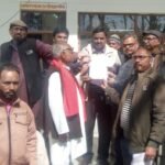 CPI Submits Memorandum Demanding Withdrawal of Labour Laws IMAGE CREDIT TO BJP