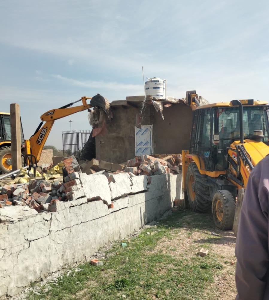 Authority’s bulldozer roared in the floodplain area of Bisrakh; 30,000 square meters of land worth ₹60 crore freed. IMAGE CREDIT TO AUTHORITY